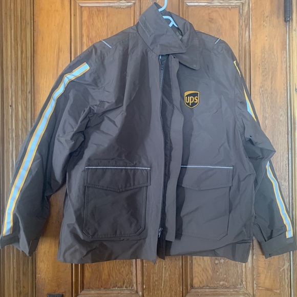 UPS jacket - Picture 2 of 4